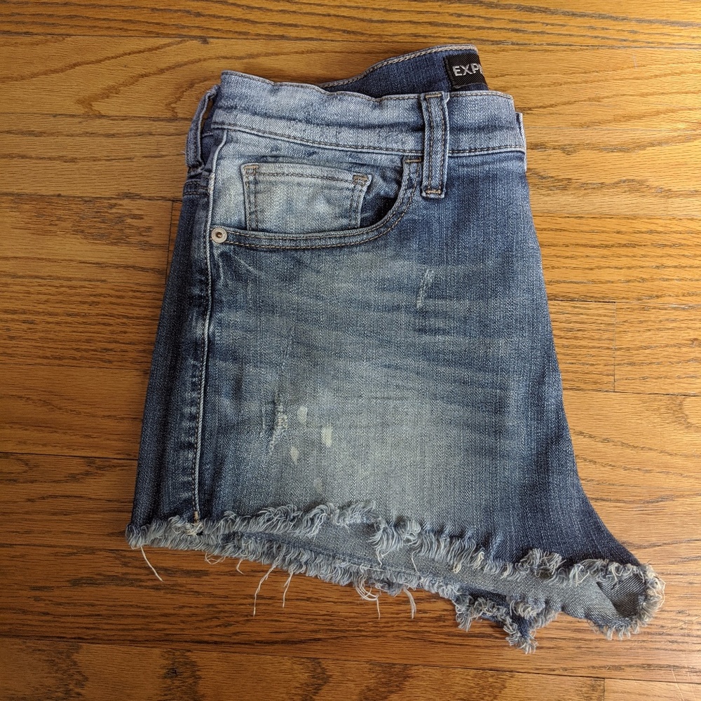 Express 2 1/2 inch High Rise Denim Cutoff Shorts - Picture 2 of 3
